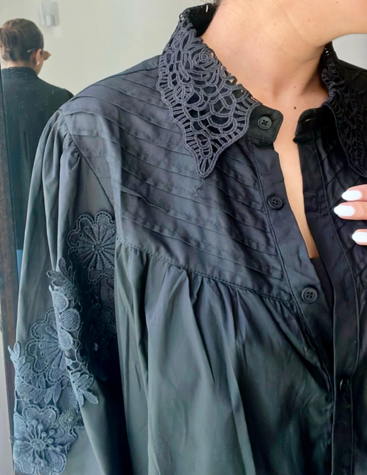 Poplin Lace Eplique Shirt