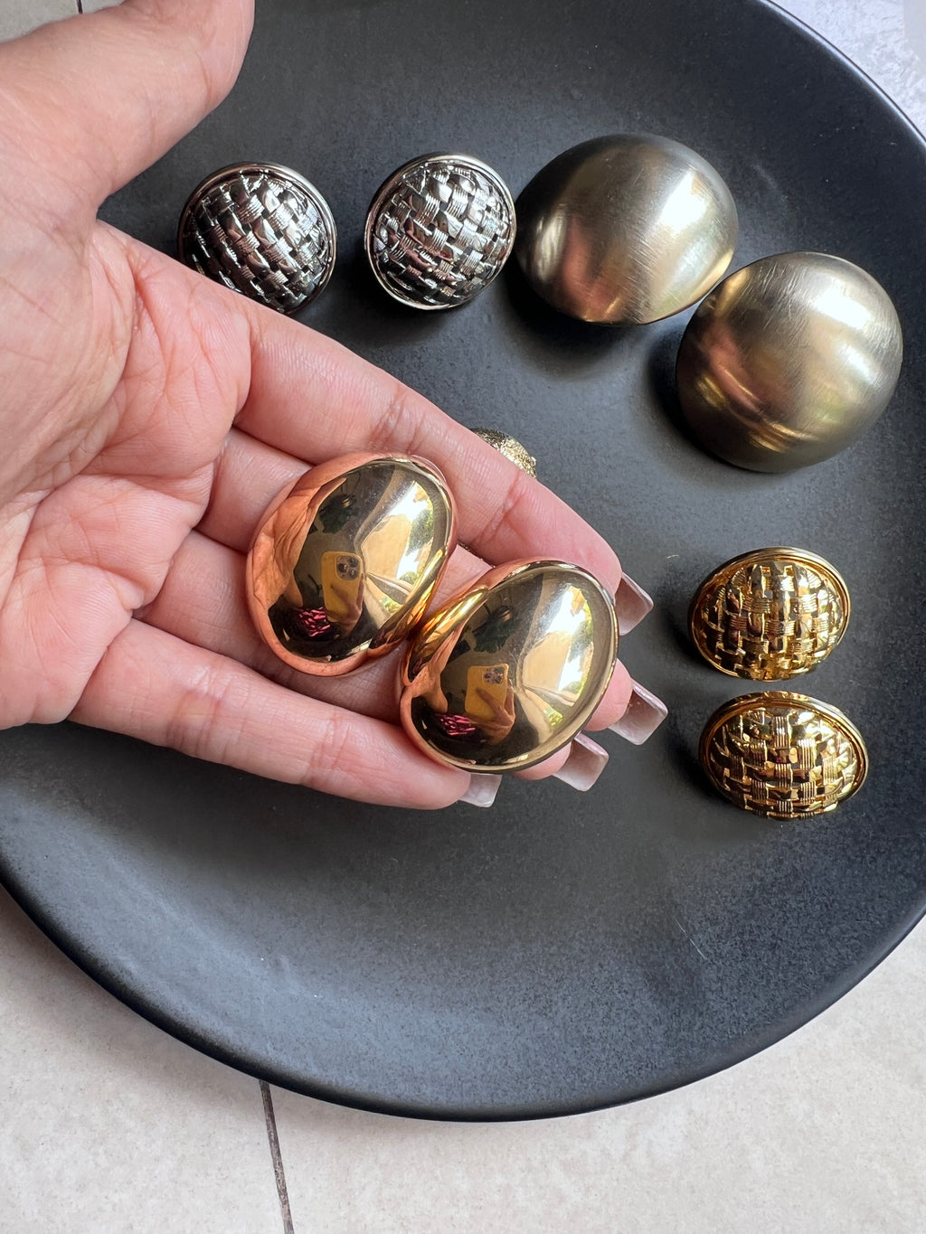Egg Shell Good Earrings