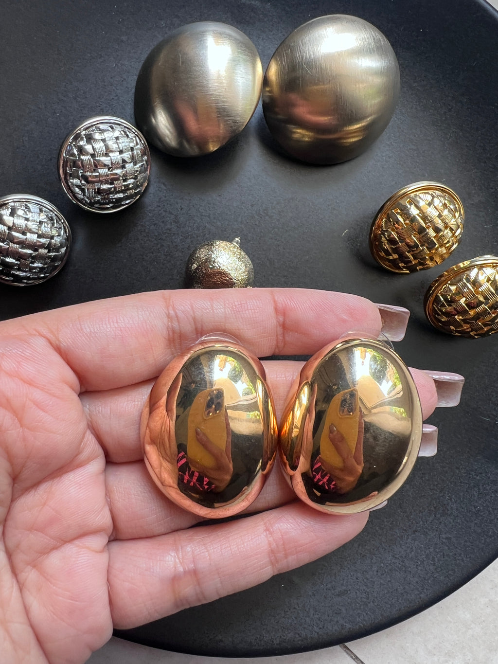 Egg Shell Good Earrings