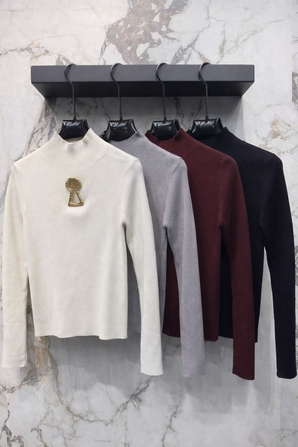 Ribbed Keyhole Top (Full Sleeves)