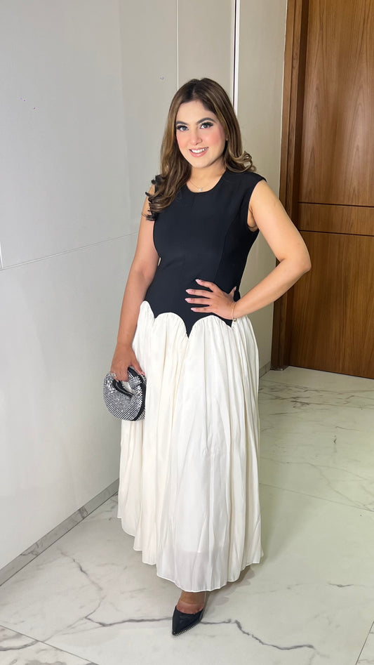 Noir & Ivory Scallop Dress