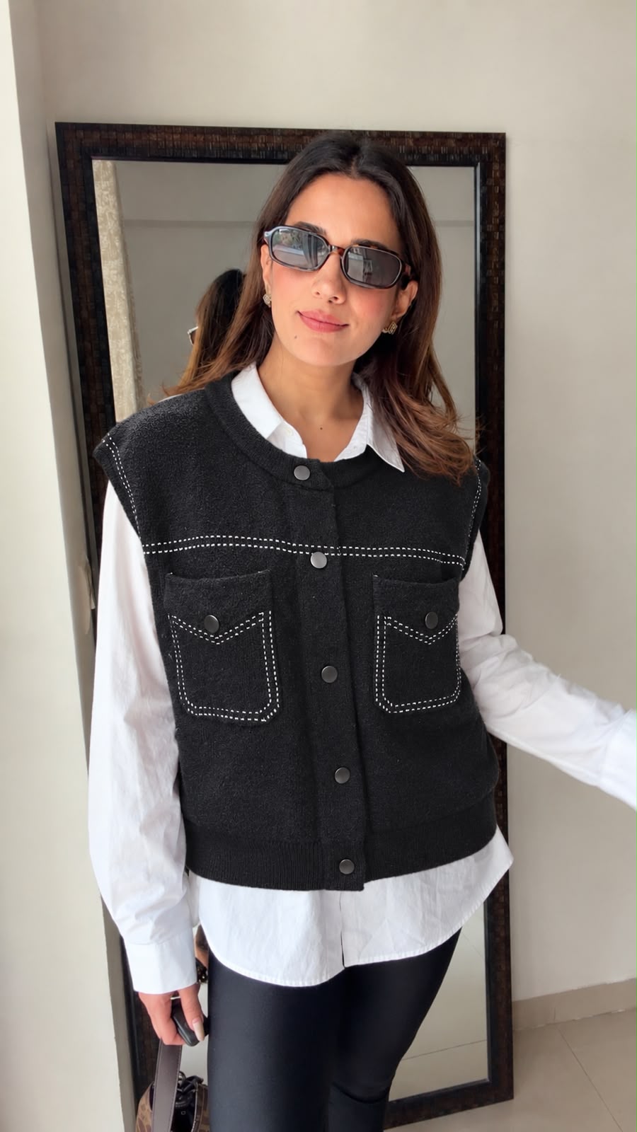 Monochrome knit Fall vest