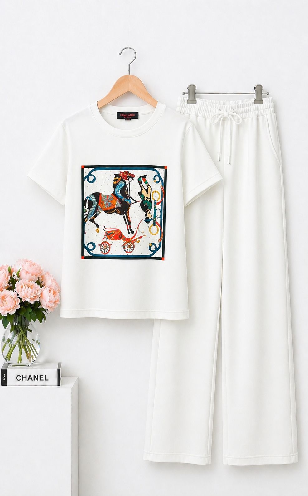 Art Motif Black Lounge Set